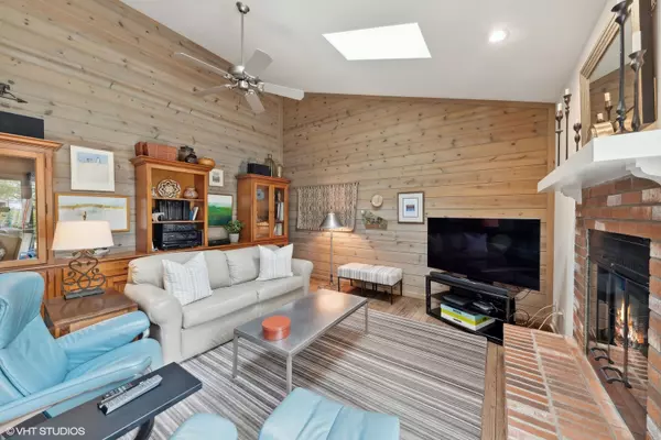 Buffalo Grove, IL 60089,964 Burgess CIR