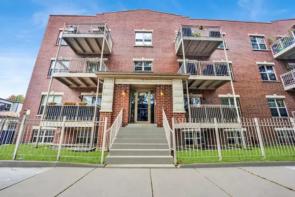 3516 N Hamlin AVE #3, Chicago, IL 60618