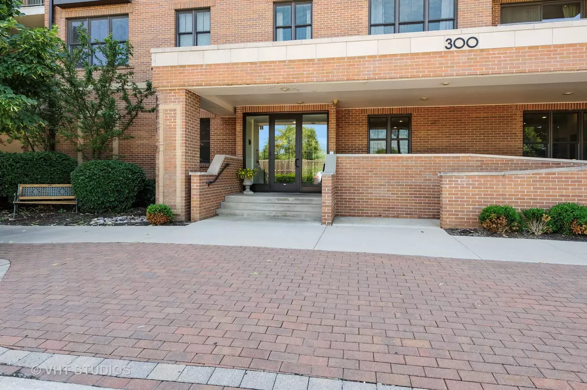 Mundelein, IL 60060,300 Anthony AVE #206A