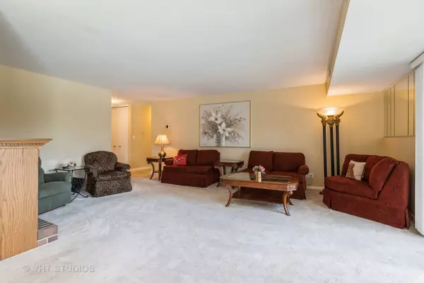 Park Ridge, IL 60068,2500 W Talcott RD #203