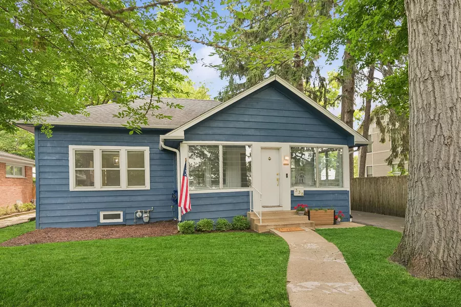 338 E Center AVE, Lake Bluff, IL 60044