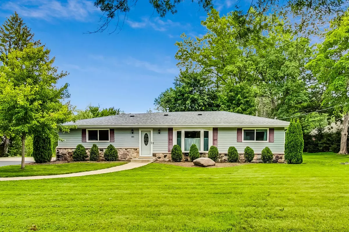 Libertyville, IL 60048,360 S ST MARYS RD