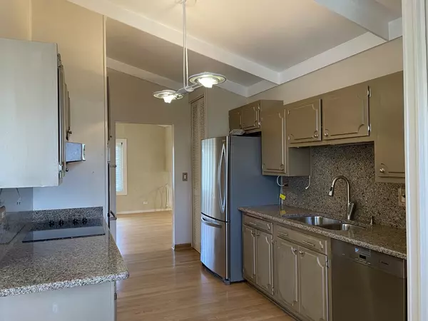 Niles, IL 60714,9800 N Huber LN