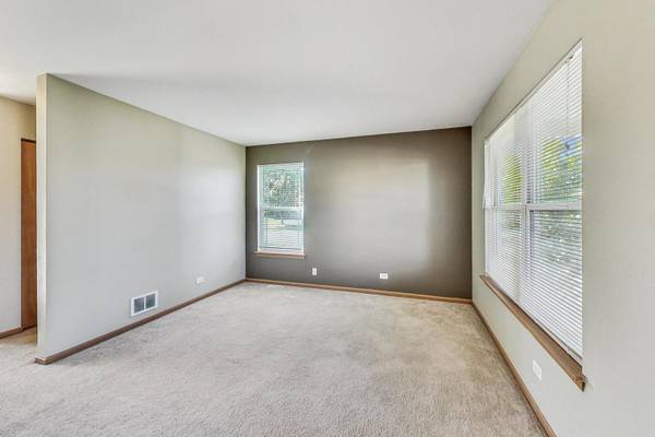 Antioch, IL 60002,1182 Devon DR