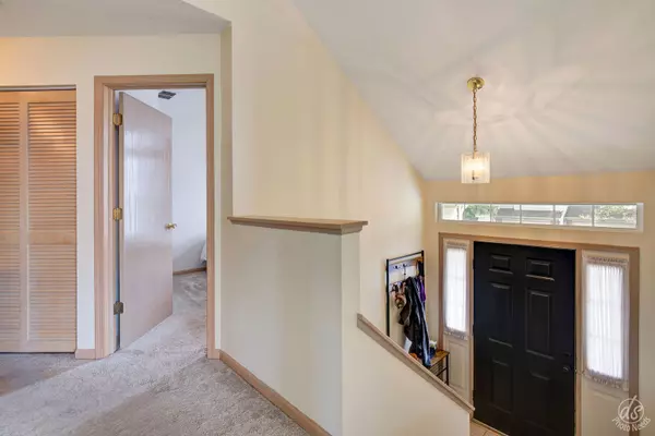 South Elgin, IL 60177,120 Ione DR #B