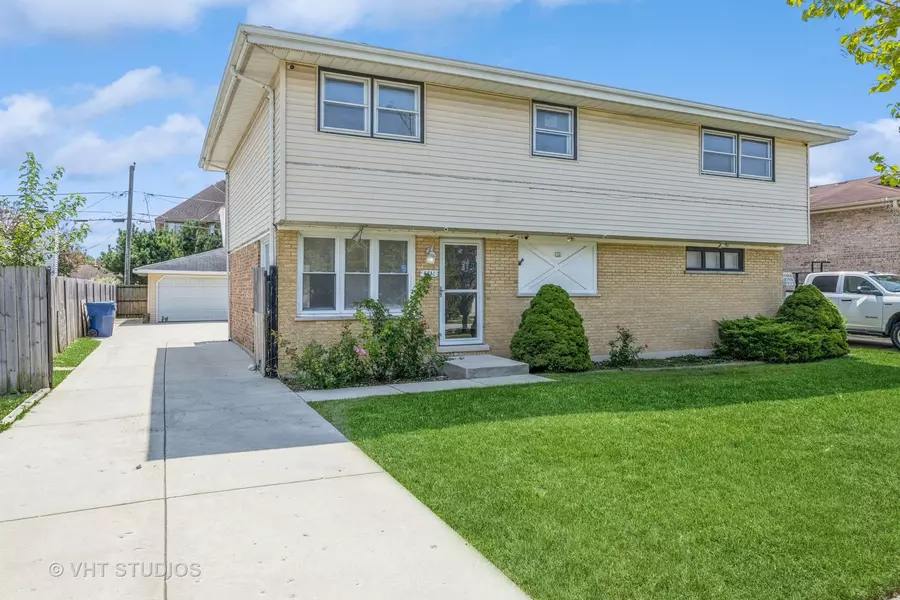 5711 W 87th PL, Oak Lawn, IL 60453
