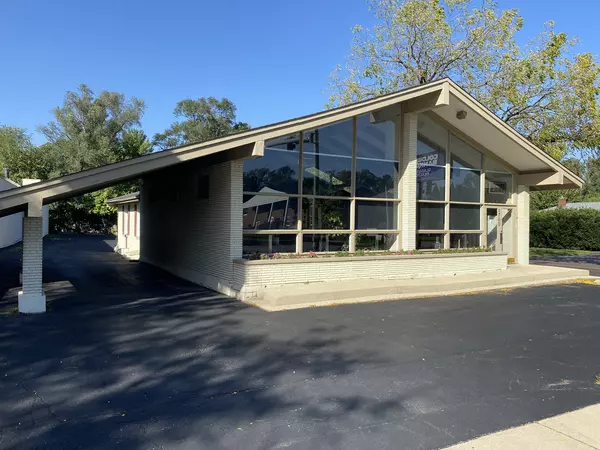 1700 Ogden AVE, Lisle, IL 60532