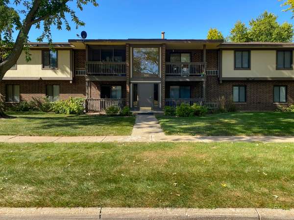 568 Somerset LN #7, Crystal Lake, IL 60014