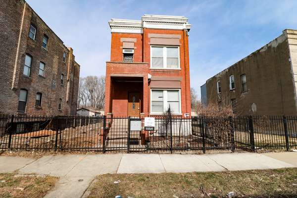 2922 W Fillmore ST, Chicago, IL 60612