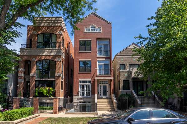 2639 N Wayne AVE #3, Chicago, IL 60614