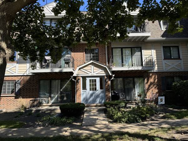 3241 Milwaukee AVE #1F, Northbrook, IL 60062