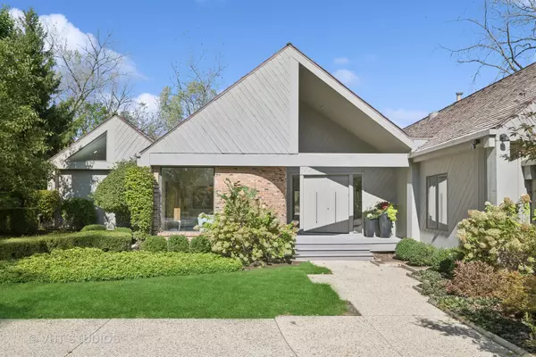 Riverwoods, IL 60015,5 Chicory LN