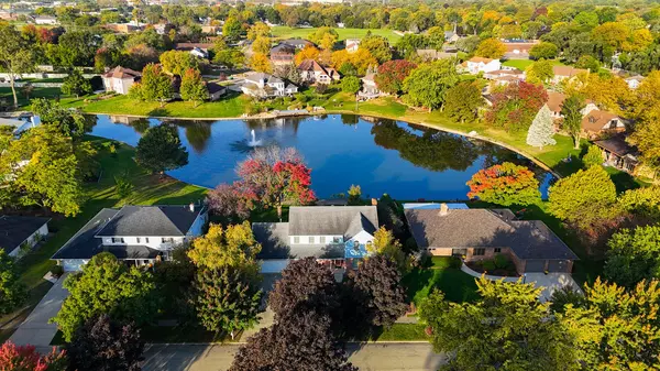 303 Lake Lawn CT, Joliet, IL 60435