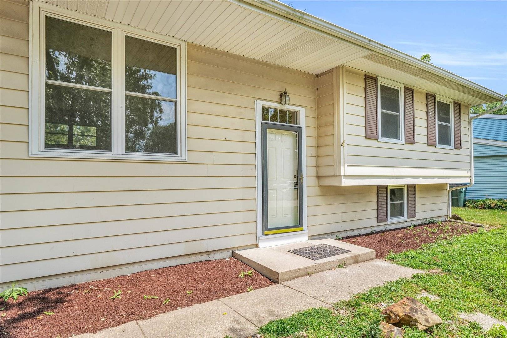 Champaign, IL 61821,2710 Alton DR