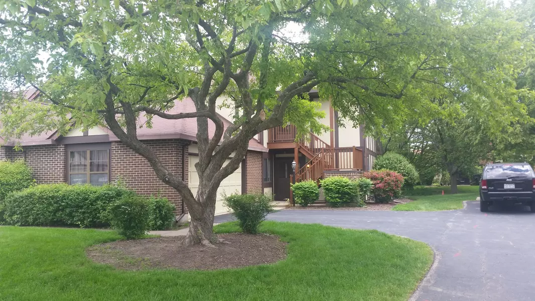 377 Sandhurst CIR #6, Glen Ellyn, IL 60137