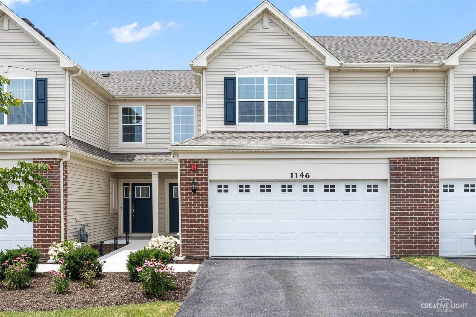1146 Hawk Hollow DR, Yorkville, IL 60560