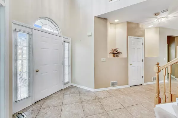 Bartlett, IL 60103,238 Butler DR