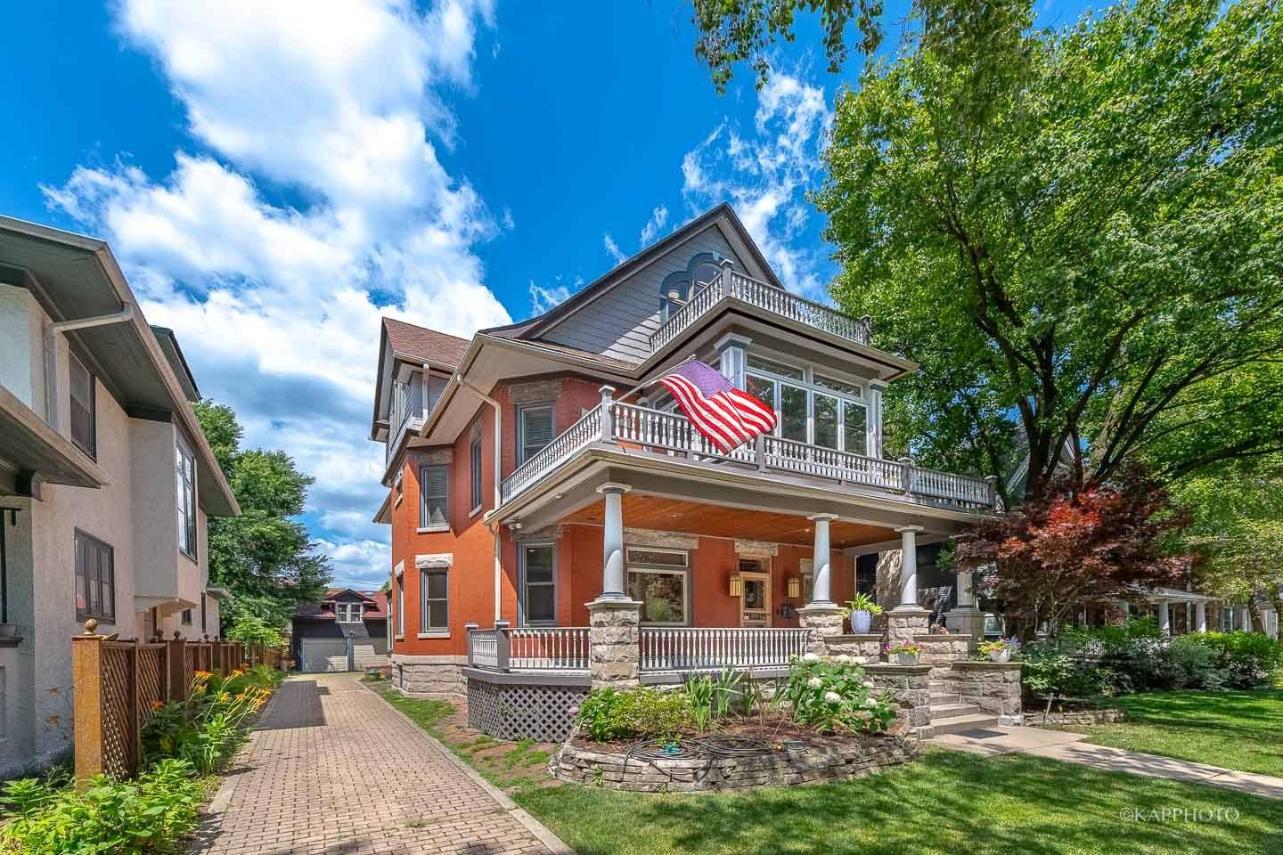 159 N Elmwood AVE, Oak Park, IL 60302