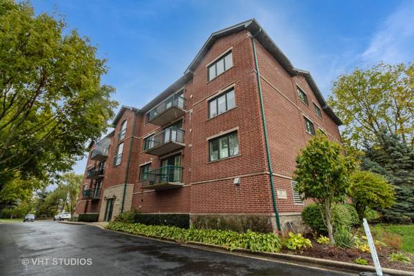 511 N Cass AVE #3A, Westmont, IL 60559