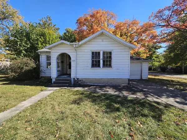 525 S Division ST, Chenoa, IL 61726