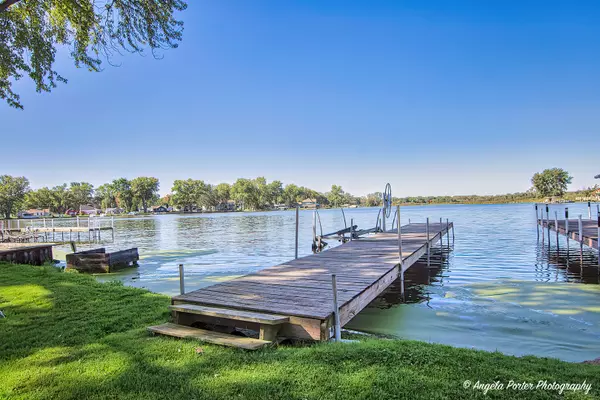 Mchenry, IL 60051,3012 Oakwood AVE