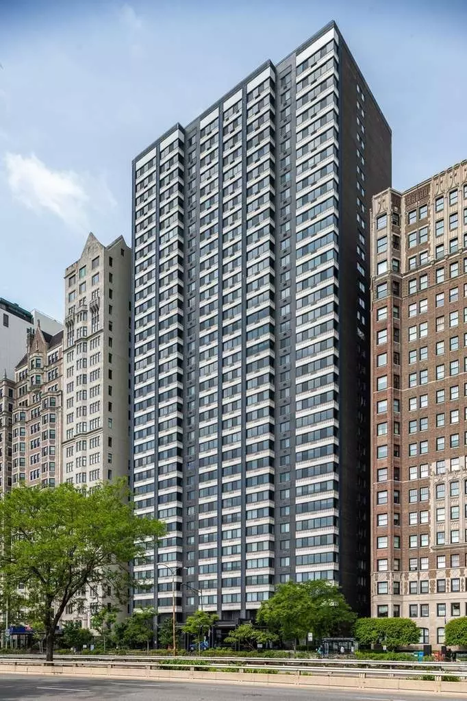 Chicago, IL 60610,1440 N Lake Shore DR #12H
