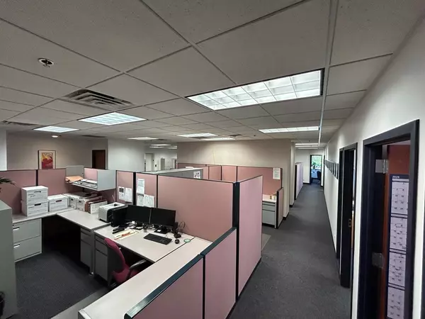 Morton Grove, IL 60053,8150 Lehigh AVE #OFFICE