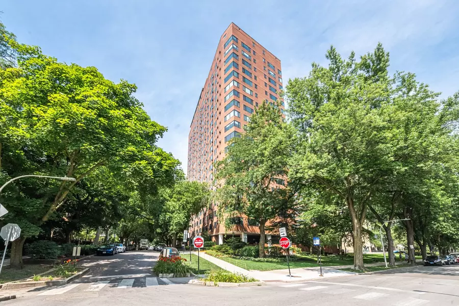 3100 N Lake Shore DR #201, Chicago, IL 60657