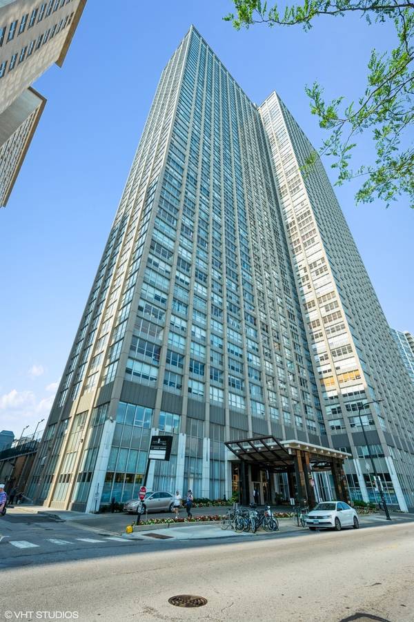 655 W Irving Park RD #2604, Chicago, IL 60613