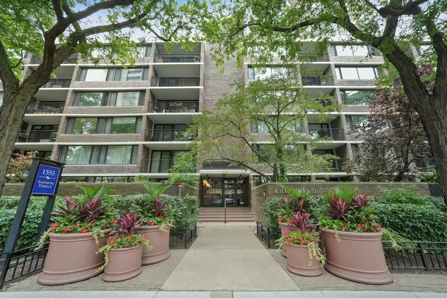 1555 N Sandburg TER #401K, Chicago, IL 60610