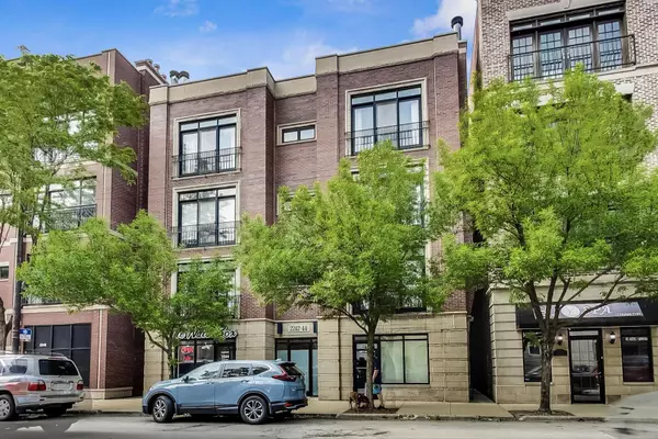 2242 W Belmont AVE #2E, Chicago, IL 60618