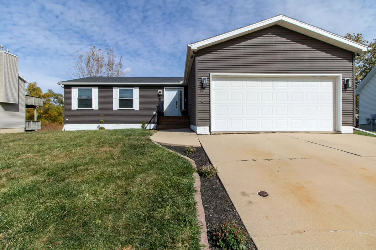 Bloomington, IL 61705,3007 Geranium DR