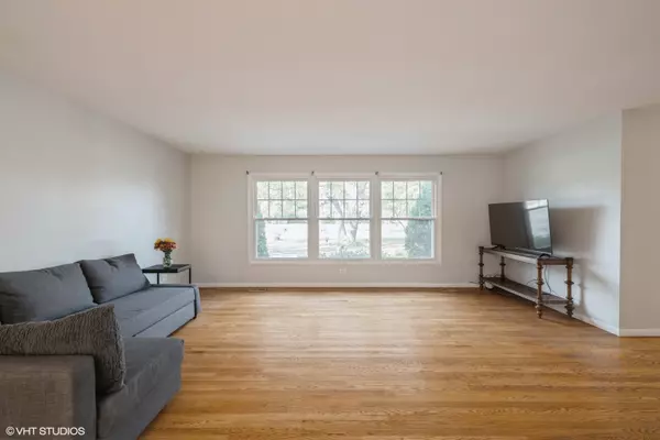Lincolnshire, IL 60069,1 Yorkshire DR