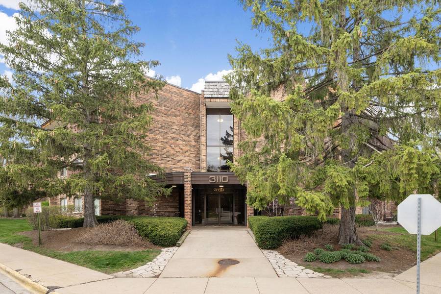 3110 Pheasant Creek DR #201, Northbrook, IL 60062