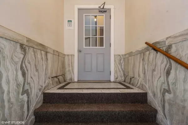 Chicago, IL 60651,4954 W Augusta BLVD #2