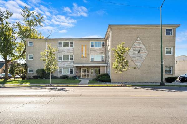 6541 W Addison ST #303, Chicago, IL 60634