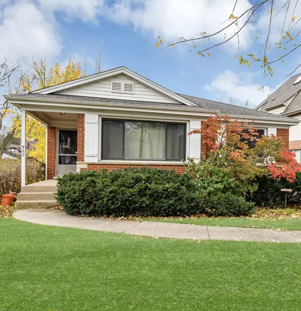 Hinsdale, IL 60521,928 S Monroe ST