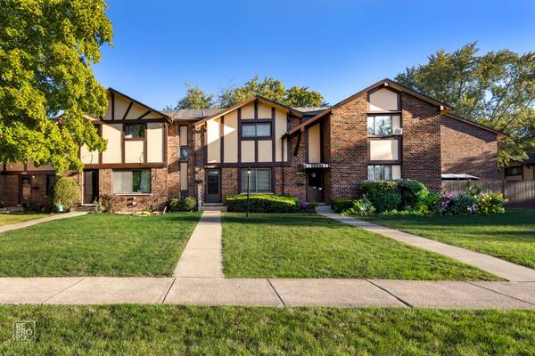 18W114 14th ST, Villa Park, IL 60181