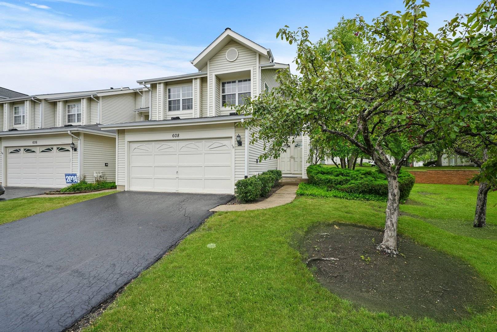 Schaumburg, IL 60173,608 Newbury LN