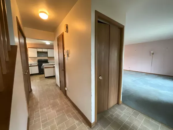West Dundee, IL 60118,2343 Glenmoor DR