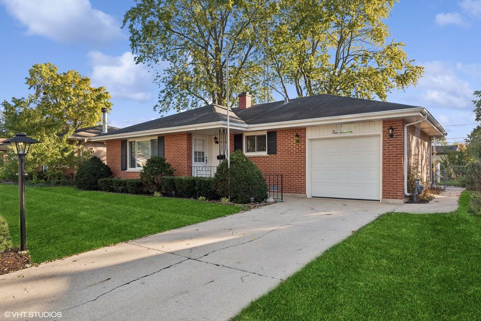 417 Virginia PL, Wheeling, IL 60090