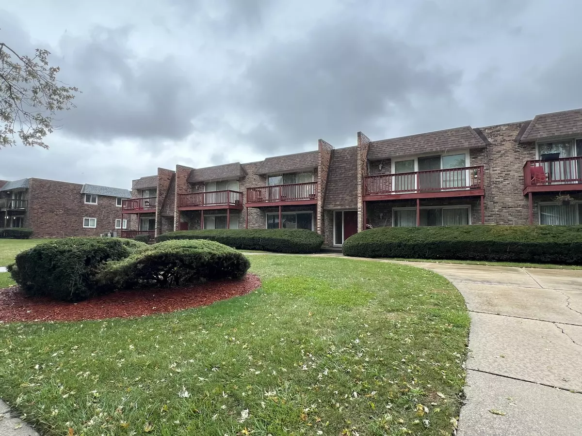 Glenwood, IL 60425,510 N Roberts DR #1C