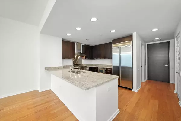 Chicago, IL 60611,240 E Illinois ST #2209