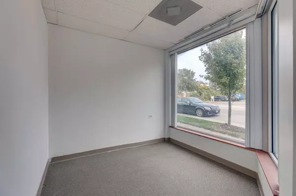 Glenview, IL 60025,1238 Waukegan RD