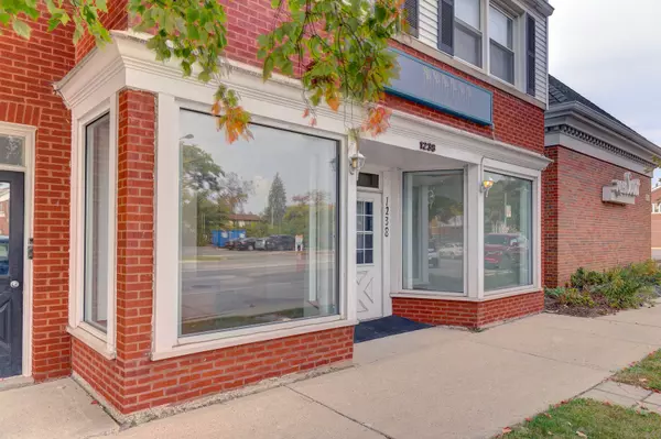 Glenview, IL 60025,1238 Waukegan RD