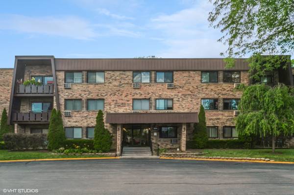 1205 E Hintz RD #205, Arlington Heights, IL 60004