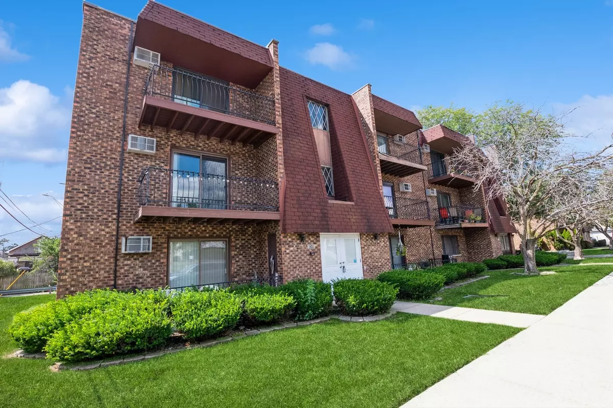 Chicago Ridge, IL 60415,6345 Birmingham ST #2E