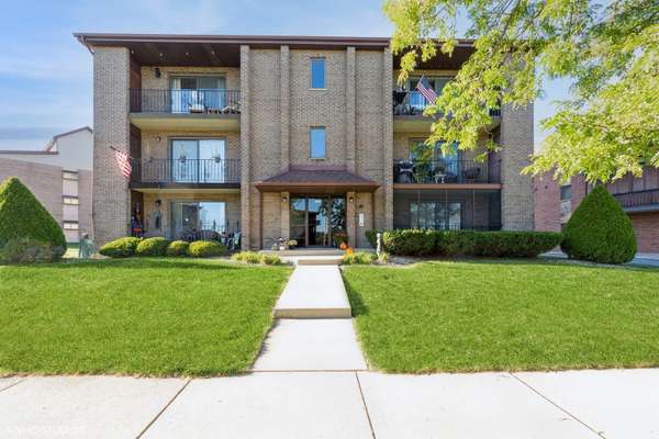 7920 Paxton AVE #3E, Tinley Park, IL 60477