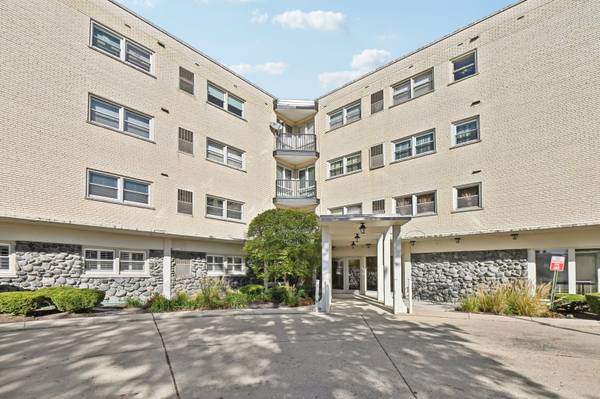 8001 LOCKWOOD AVE #309, Skokie, IL 60077