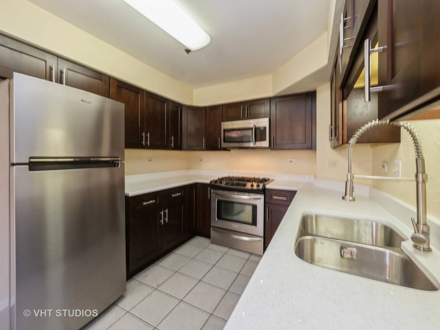 Palatine, IL 60074,767 E Whispering Oaks DR #767